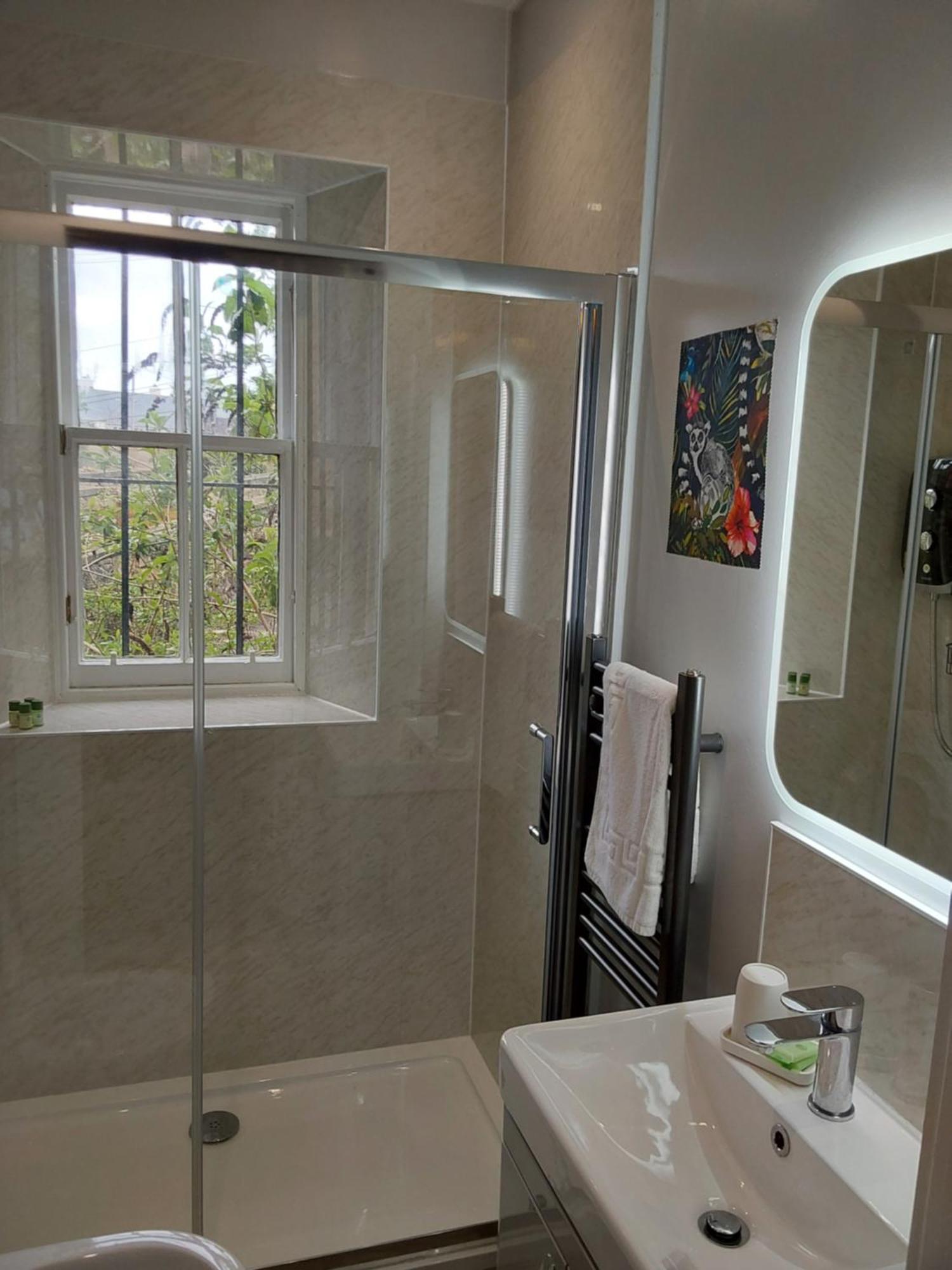 East Claremont Guest House Эдинбург Экстерьер фото